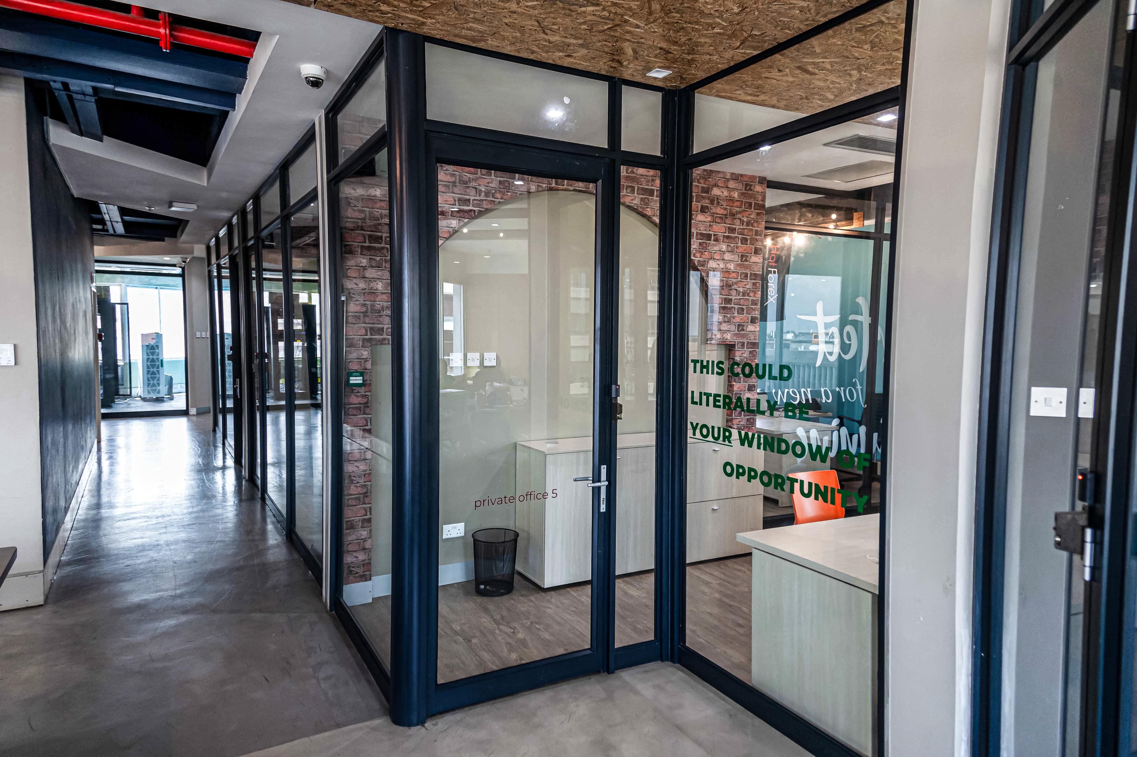 Alumen Shopfitters Office Partitions (2)